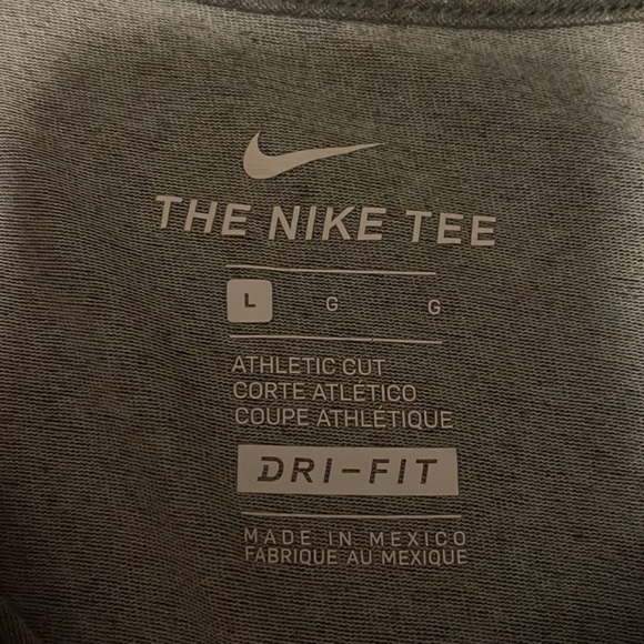 grey nike dry-fit tshirt - Picture 2 of 2